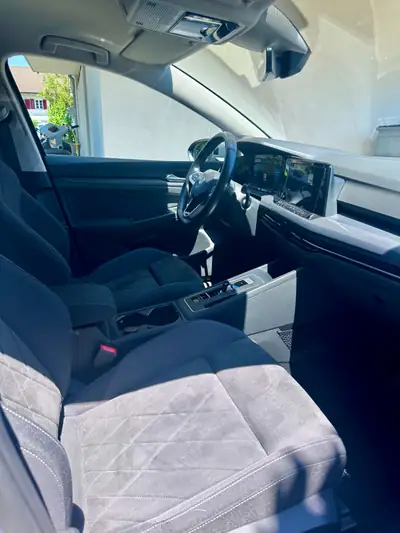 VW Golf 1.5 eTSI mHEV — Hybride essence performant, entretien récent, 49 950 km — Thumbnail 8