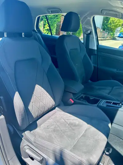 VW Golf 1.5 eTSI mHEV — Hybride essence performant, entretien récent, 49 950 km — Thumbnail 9