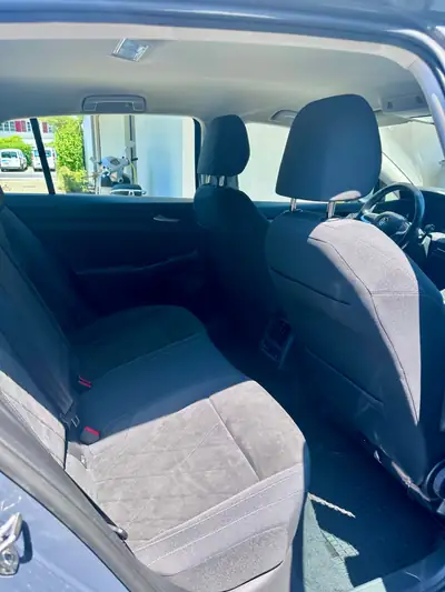 VW Golf 1.5 eTSI mHEV — Hybride essence performant, entretien récent, 49 950 km — Thumbnail 11