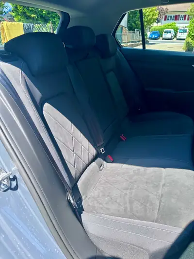 VW Golf 1.5 eTSI mHEV — Hybride essence performant, entretien récent, 49 950 km — Thumbnail 10