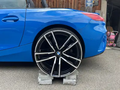 BMW Z4 sDrive 20i Steptronic — Cabriolet sportif, état neuf, 28 000 km seulement — interni