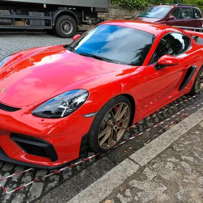 Porsche 718 Cayman S — Coupé sportif 350 ch, rouge métallisé, 46'000 km — détail