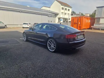 Audi S5 Sportback 3.0 TFSI Quattro — Berline sport allemande, 333 ch sans accidents — vista posteriore