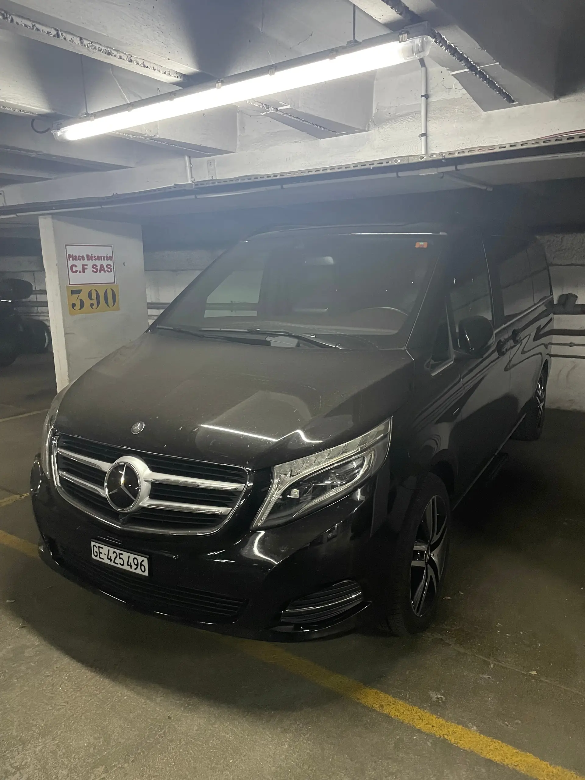 Mercedes-Benz V 250 — Monospace premium diesel, 30 000 km seulement — Außenansicht