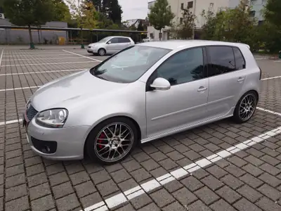 VW Golf 2.0 TFSI GTI — Sportive compacte, 200 ch et transmission manuelle — Außenansicht