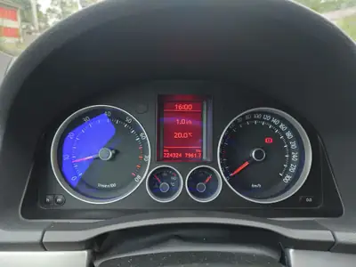 VW Golf 2.0 TFSI GTI — Sportive compacte, 200 ch et transmission manuelle — Miniatur 10