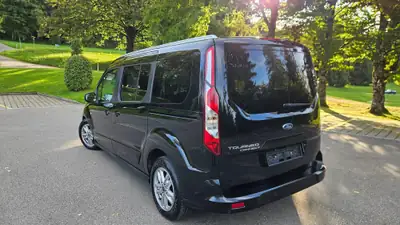 Ford Tourneo Connect Grand — Monospace spacieux diesel automatique, 71 700 km — side view