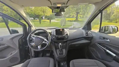 Ford Tourneo Connect Grand — Monospace spacieux diesel automatique, 71 700 km — dashboard