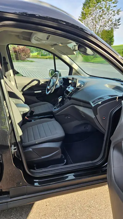 Ford Tourneo Connect Grand — Monospace spacieux diesel automatique, 71 700 km — detail