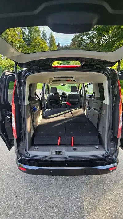 Ford Tourneo Connect Grand — Monospace spacieux diesel automatique, 71 700 km — Thumbnail 8