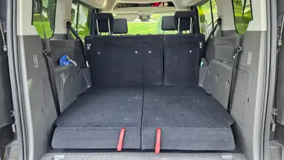 Ford Tourneo Connect Grand — Monospace spacieux diesel automatique, 71 700 km — Thumbnail 9