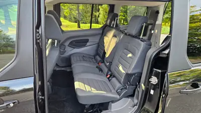 Ford Tourneo Connect Grand — Monospace spacieux diesel automatique, 71 700 km — Thumbnail 12