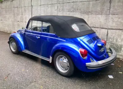 VW Käfer Cabriolet 1975 — Légende décapotable, seulement 2000 km — côté