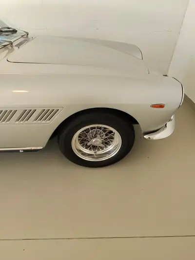 Ferrari 330 GT 2+2 — Chef-d'œuvre des années 1960, 300 ch et seulement 56'000 km — Außenansicht