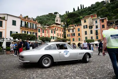 Ferrari 330 GT 2+2 — Chef-d'œuvre des années 1960, 300 ch et seulement 56'000 km — Miniatur 16