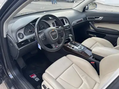 Audi S6 5.2 V10 quattro — Berline de prestige, 435 ch et transmission tiptronic — arrière