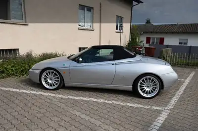 Alfa Romeo Spider Busso 3.2 24V — Cabriolet de légende avec moteur V6 rare — vista esterna