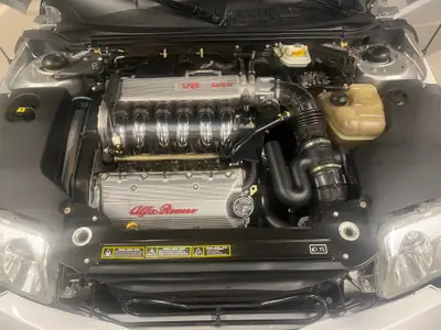 Alfa Romeo Spider Busso 3.2 24V — Cabriolet de légende avec moteur V6 rare — interni