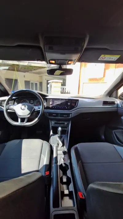 VW Polo 1.0 TSI Highline DSG — Citadine agile, moteur turbo et boîte auto — interior
