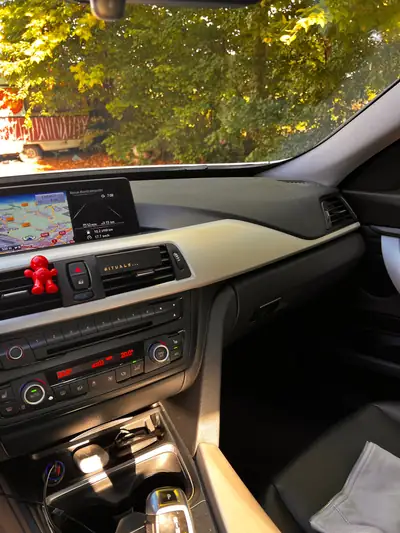 BMW 320 Gran Turismo xDrive Diesel — Polyvalence premium et traction intégrale — Miniature 13