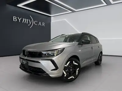 Opel Grandland 1.6 Hybrid4 GSe — SUV hybride rechargeable, 26'000 km seulement — Seitenansicht