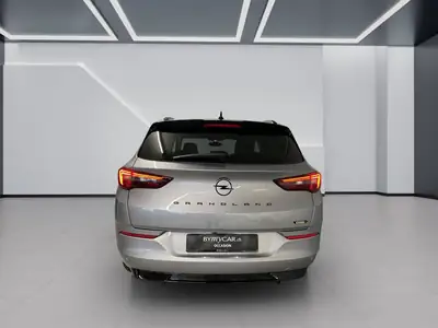 Opel Grandland 1.6 Hybrid4 GSe — SUV hybride rechargeable, 26'000 km seulement — Innenraum