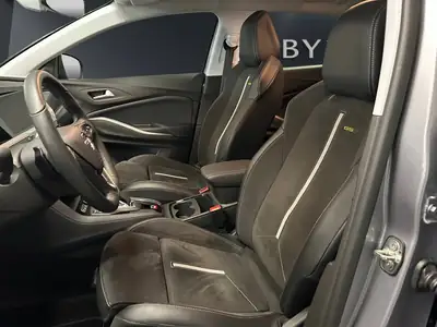 Opel Grandland 1.6 Hybrid4 GSe — SUV hybride rechargeable, 26'000 km seulement — Miniatur 8