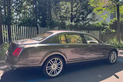 Bentley Continental Flying Spur 6.0 — Berline de luxe britannique, seulement 49'930 km — arrière