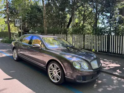Bentley Continental Flying Spur 6.0 — Berline de luxe britannique, seulement 49'930 km — côté