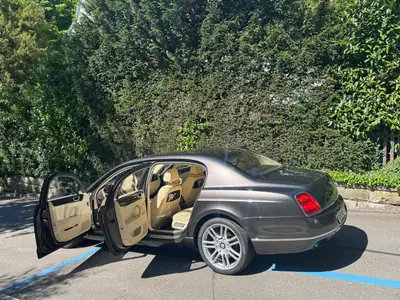 Bentley Continental Flying Spur 6.0 — Berline de luxe britannique, seulement 49'930 km — intérieur