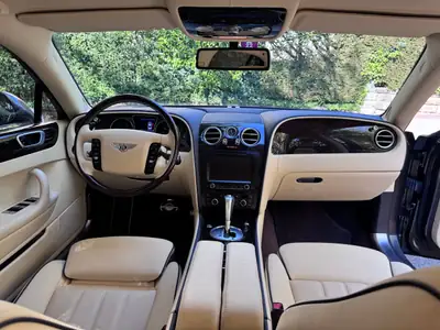 Bentley Continental Flying Spur 6.0 — Berline de luxe britannique, seulement 49'930 km — tableau de bord