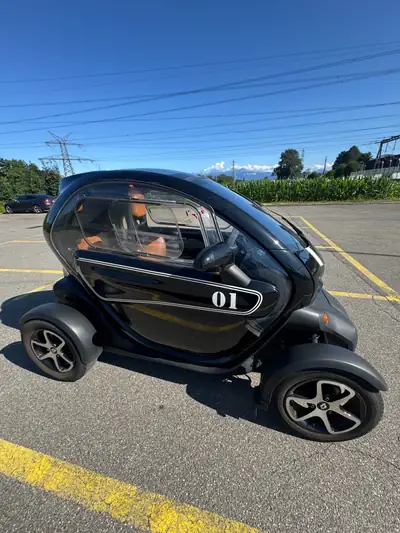 Renault Twizy Z.E. Sport Edition — Électrique urbain compact, 40 000 km — interni
