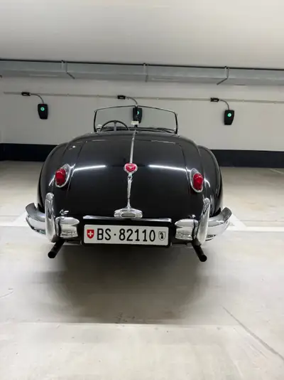 Jaguar XK140 OTS SE 1954 — Cabriolet britannique légendaire, Matching Numbers — Innenraum
