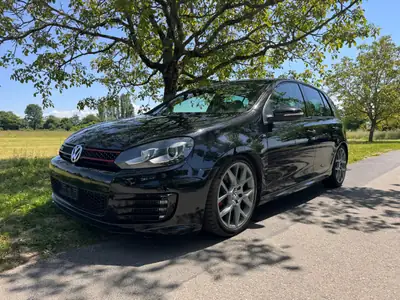 VW Golf 2.0 TSI GTI Edition 35 — Performance sportive et fiabilité allemande — Seitenansicht