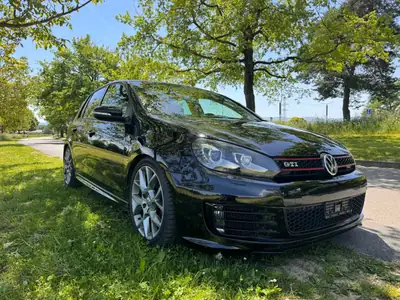 VW Golf 2.0 TSI GTI Edition 35 — Performance sportive et fiabilité allemande — Innenraum
