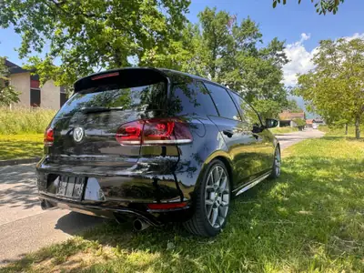 VW Golf 2.0 TSI GTI Edition 35 — Performance sportive et fiabilité allemande — Detail