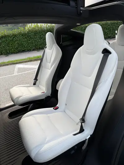 Tesla Model X Long Range Dual Motor — SUV électrique 7 places, 686 ch, faible kilométrage — vue extérieure
