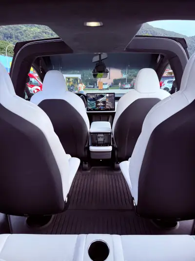 Tesla Model X Long Range Dual Motor — SUV électrique 7 places, 686 ch, faible kilométrage — arrière