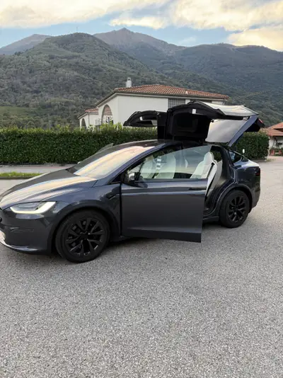 Tesla Model X Long Range Dual Motor — SUV électrique 7 places, 686 ch, faible kilométrage — côté
