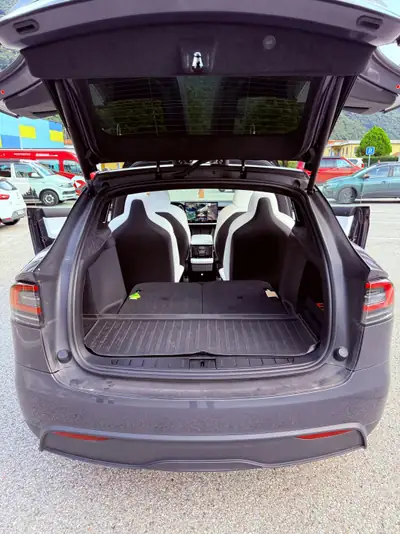 Tesla Model X Long Range Dual Motor — SUV électrique 7 places, 686 ch, faible kilométrage — détail