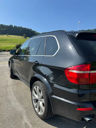 BMW X5 xDrive 30i — SUV premium avec pack M Confort et toit panoramique — cruscotto