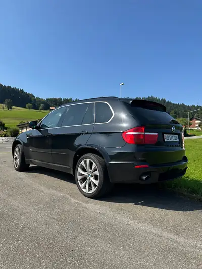 BMW X5 xDrive 30i — SUV premium avec pack M Confort et toit panoramique — dettaglio