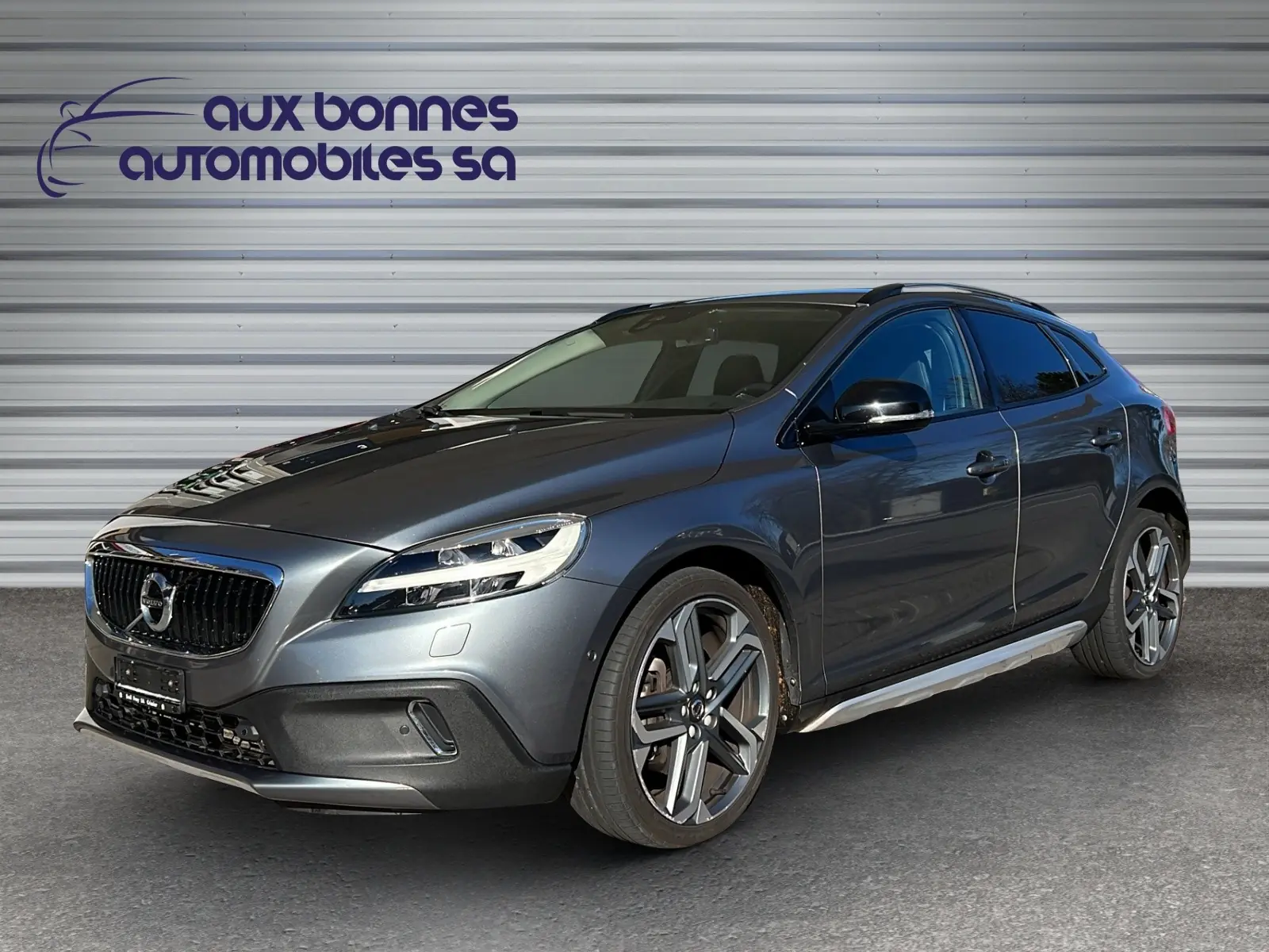 Volvo V40 Cross Country T4 AWD — Polyvalence suédoise, traction intégrale et entretien à jour