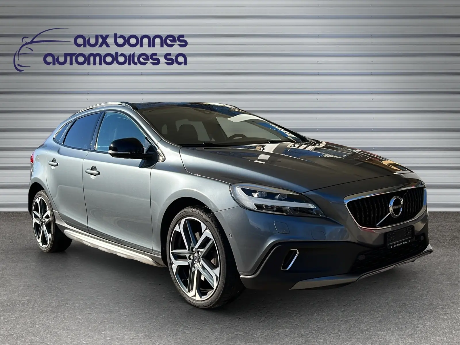 Volvo V40 2017 occasion Aubonne — 3