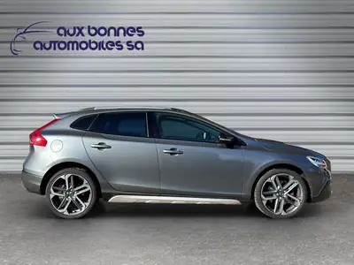 Volvo V40 Cross Country T4 AWD — Polyvalence suédoise, traction intégrale et entretien à jour — Miniature 8