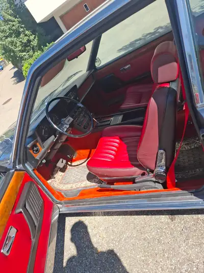 FIAT 130 Coupé 1975 — Chef-d'œuvre italien, moteur V6 165 ch, 85'000 km — intérieur