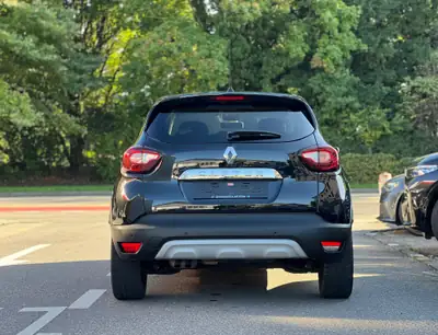 Renault Captur 1.3 T 150 ch — Citadin polyvalent, noir métallisé, garantie 24 mois — détail