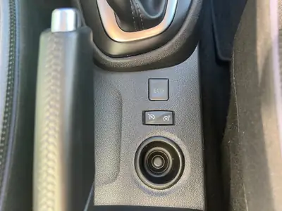 Renault Captur 1.3 T 150 ch — Citadin polyvalent, noir métallisé, garantie 24 mois — Miniature 17