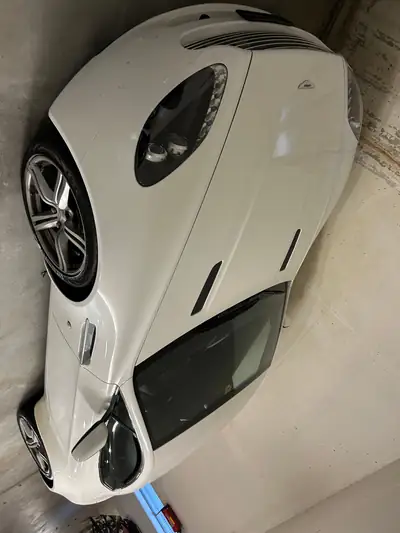 Aston Martin V8 Vantage 4.7 Sportshift — Coupé sportif britannique d'exception, 43000 km — arrière