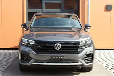 VW Touareg 3.0 TDI R-Line — SUV premium diesel, attelage 3500 kg, peu kilométré — côté